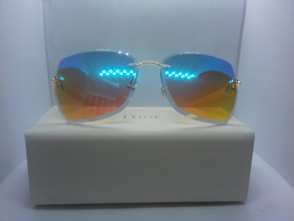 Gafas Dior biselada pinta de diamante